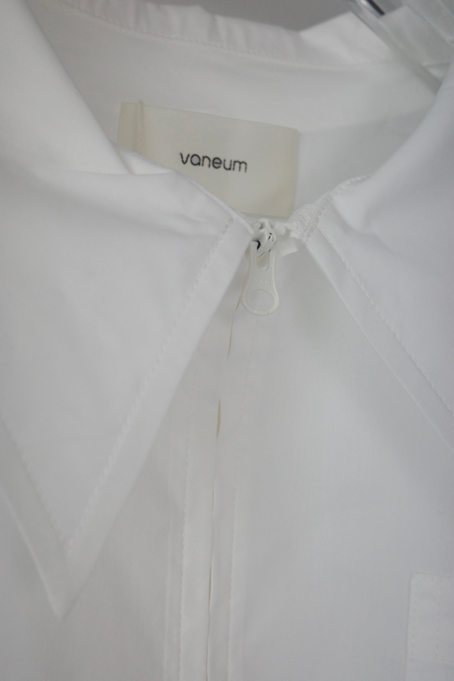 big callar short blouse