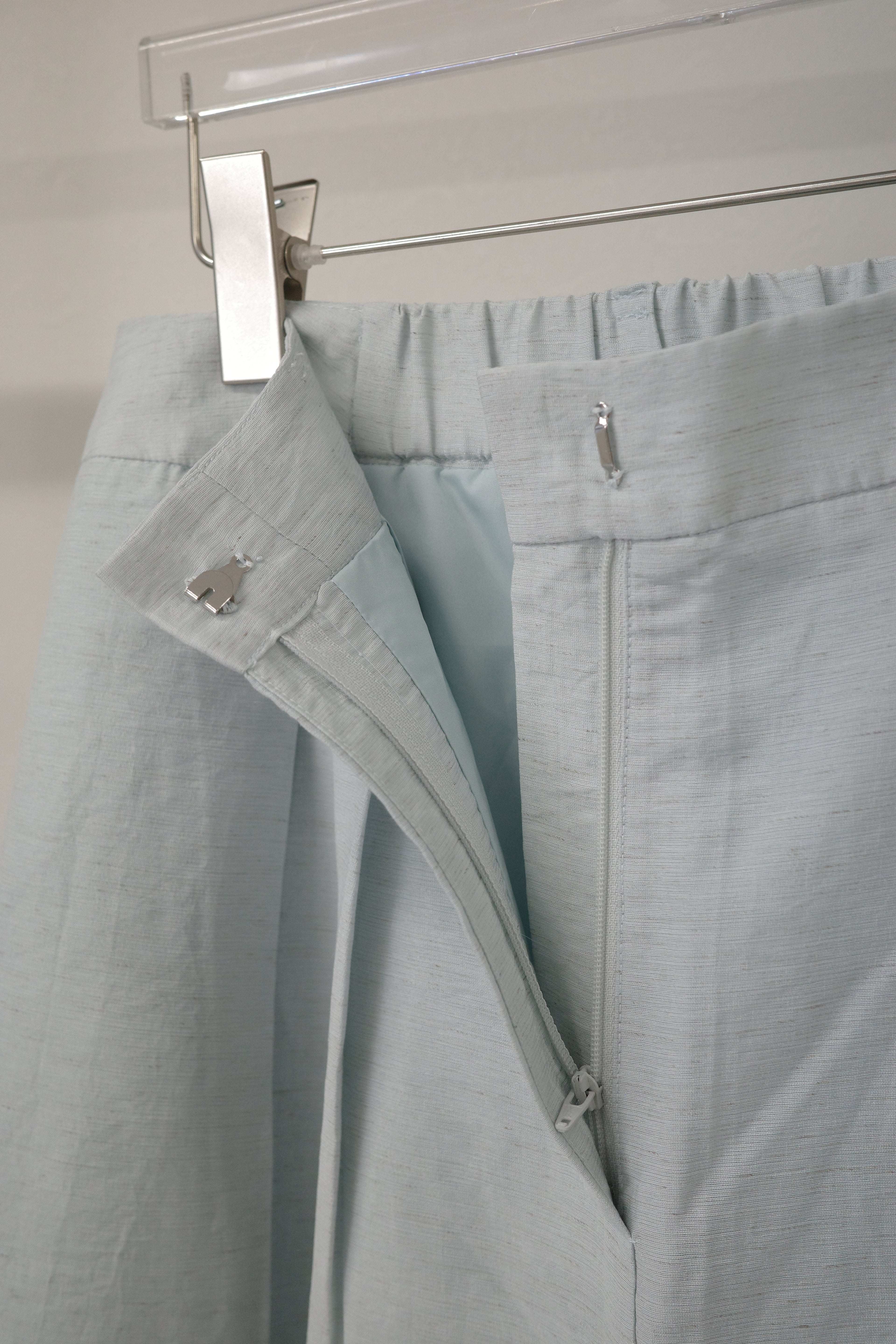 Linen Blend Tuck Wide Pants