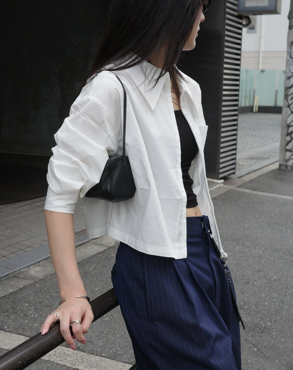 big callar short blouse