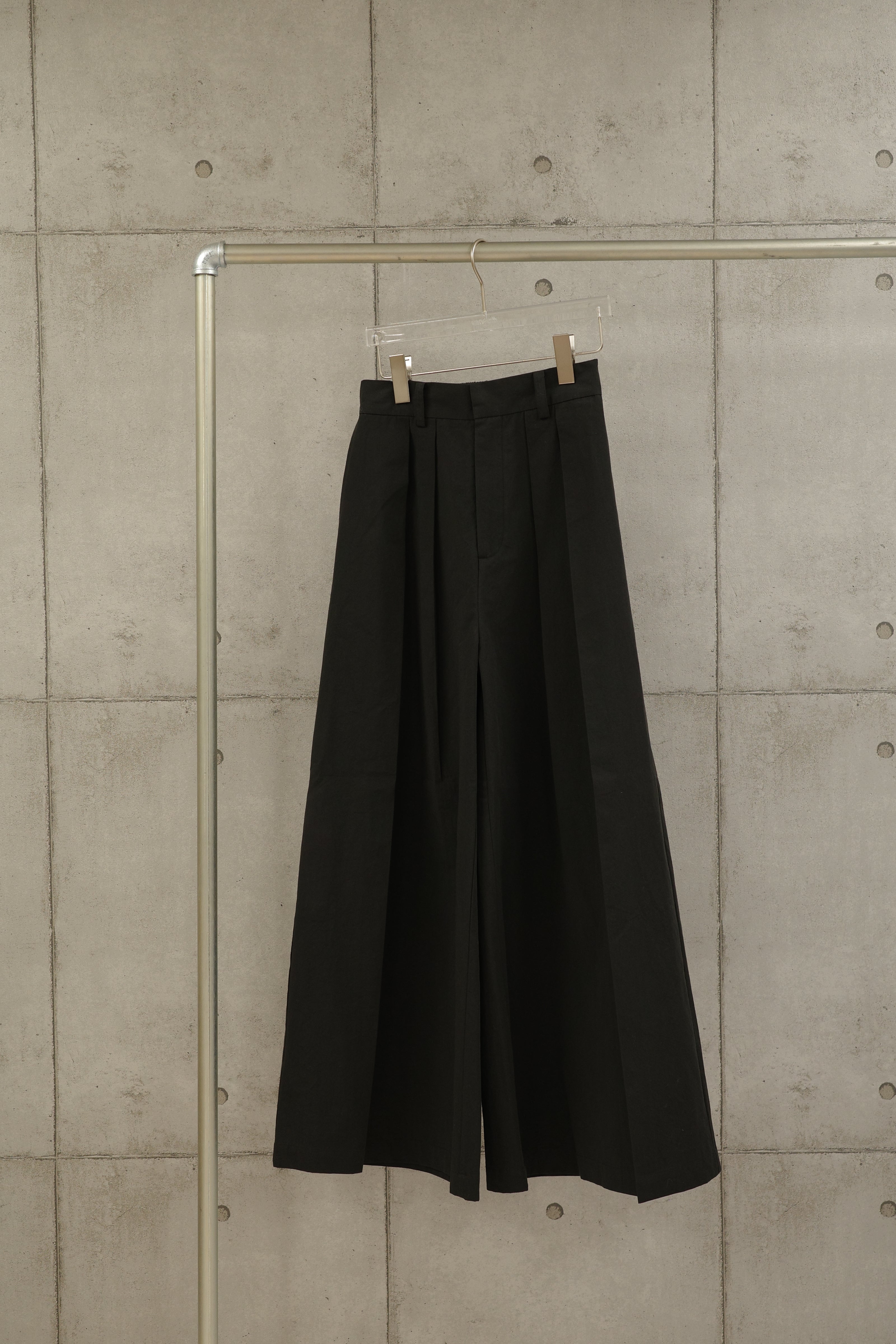 tuck hakama pants
