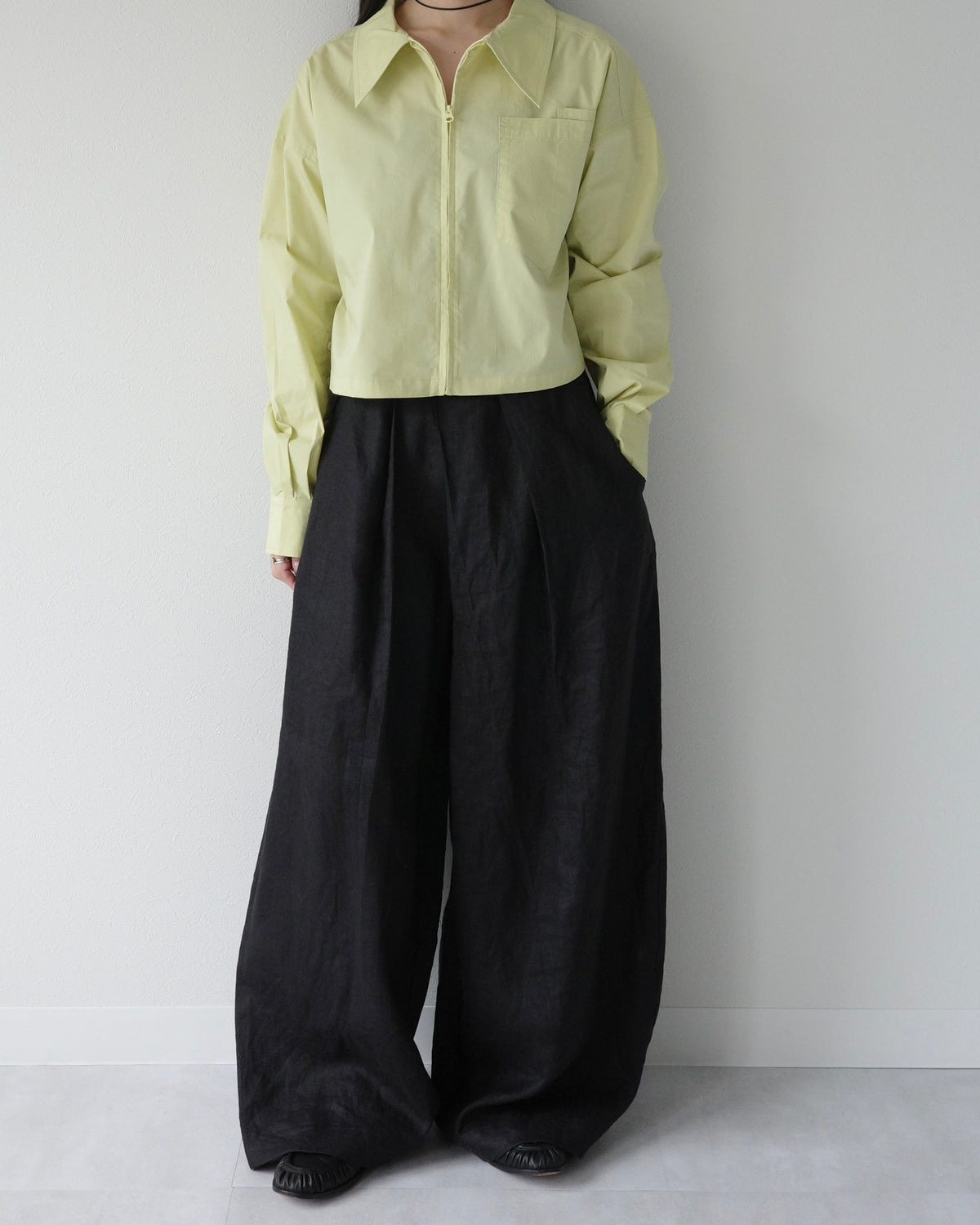 big callar short blouse
