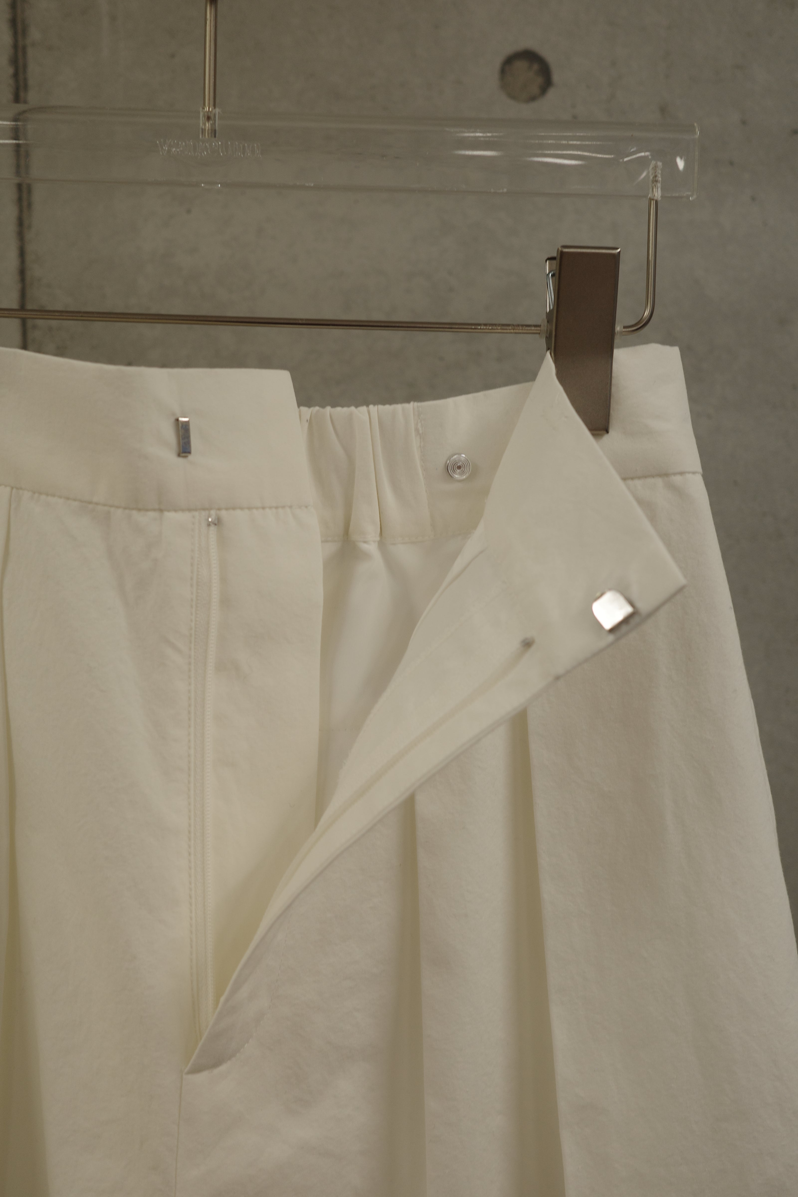 tuck hakama pants