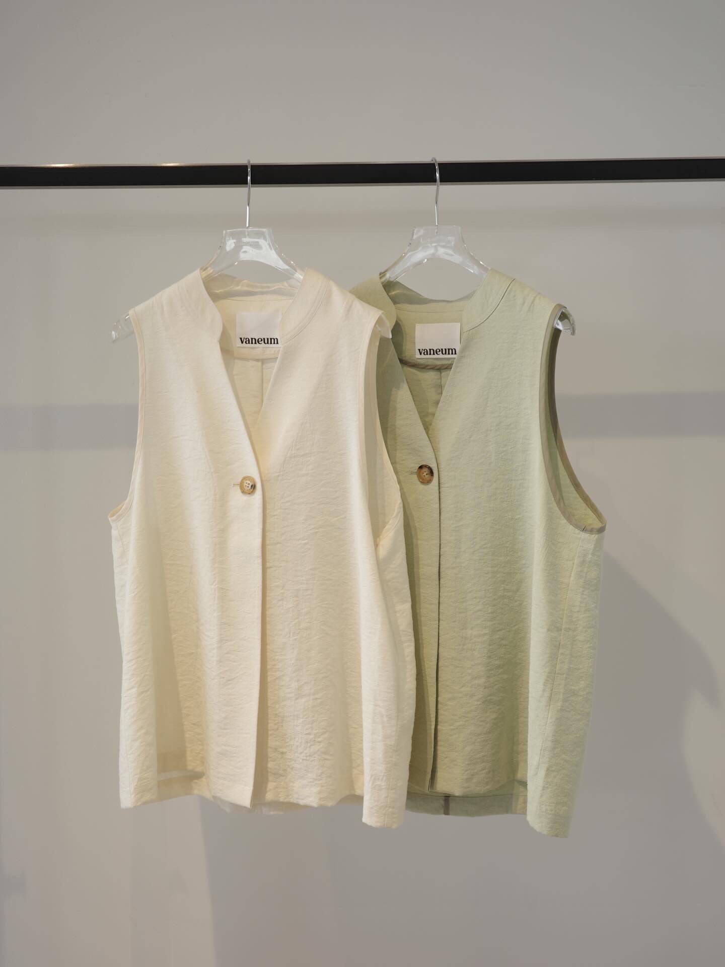 arrange neck vest