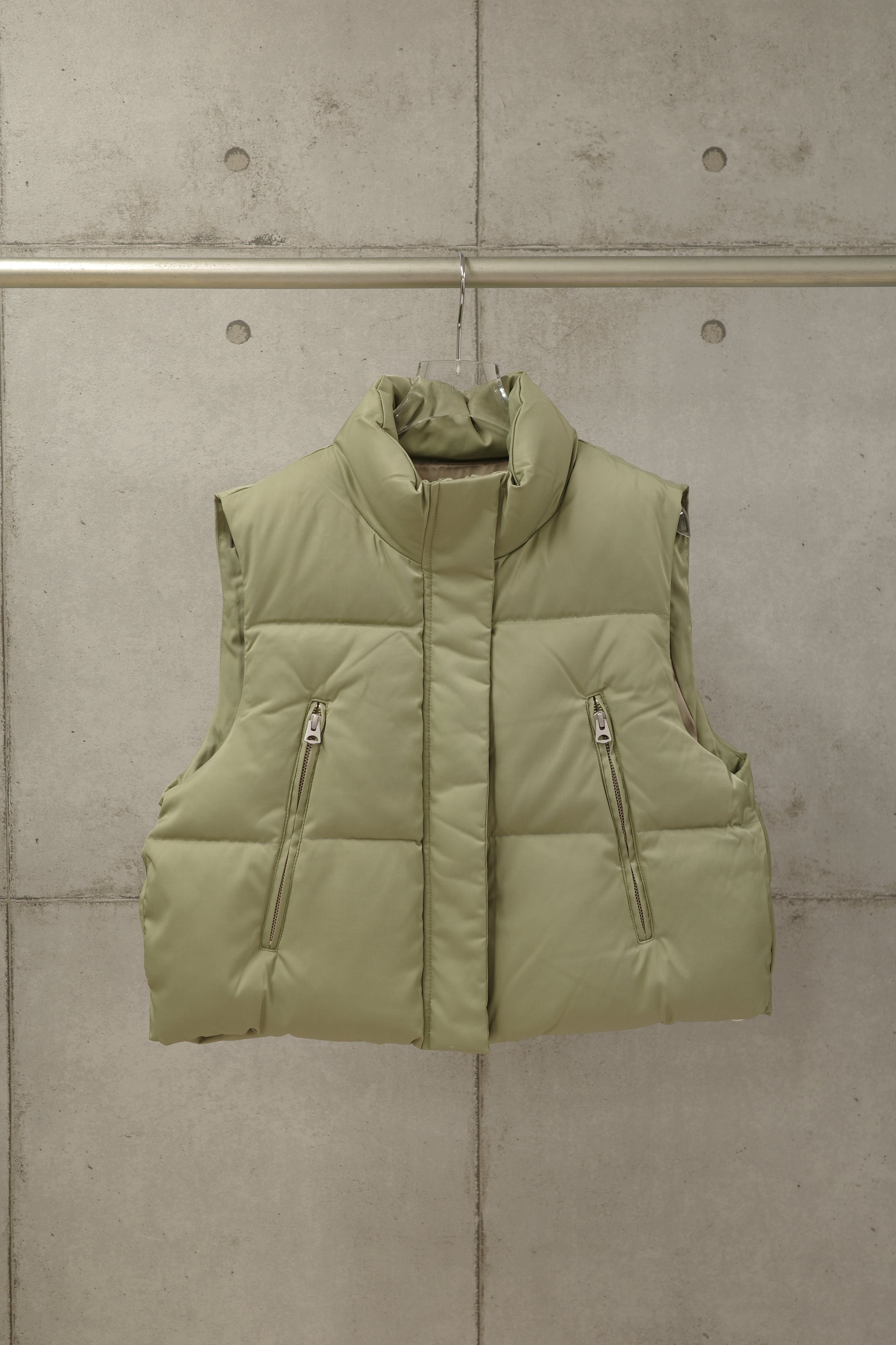Compact Down vest