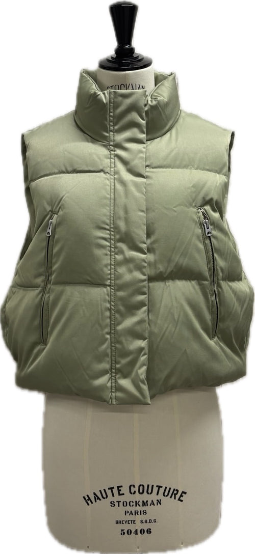 Compact Down vest